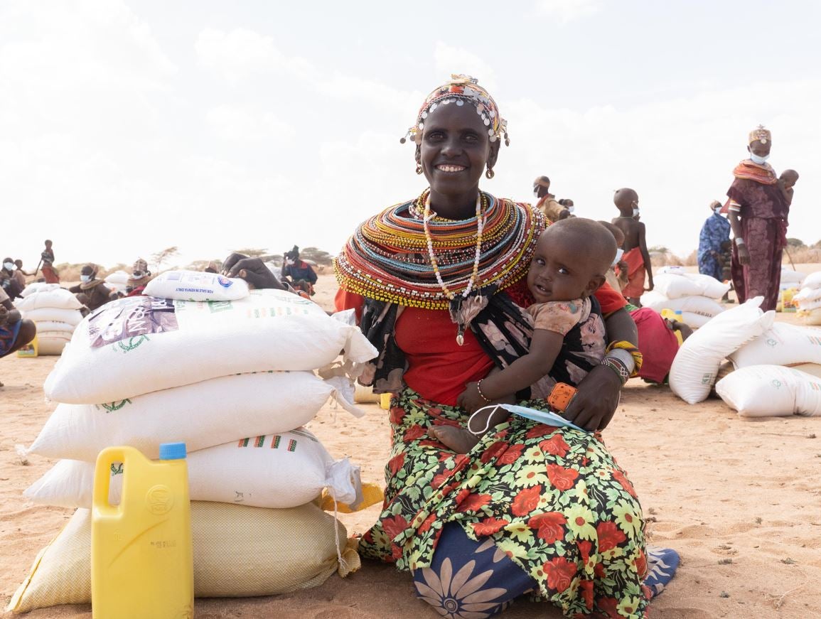 Famine in horn of Africa, victims receive food