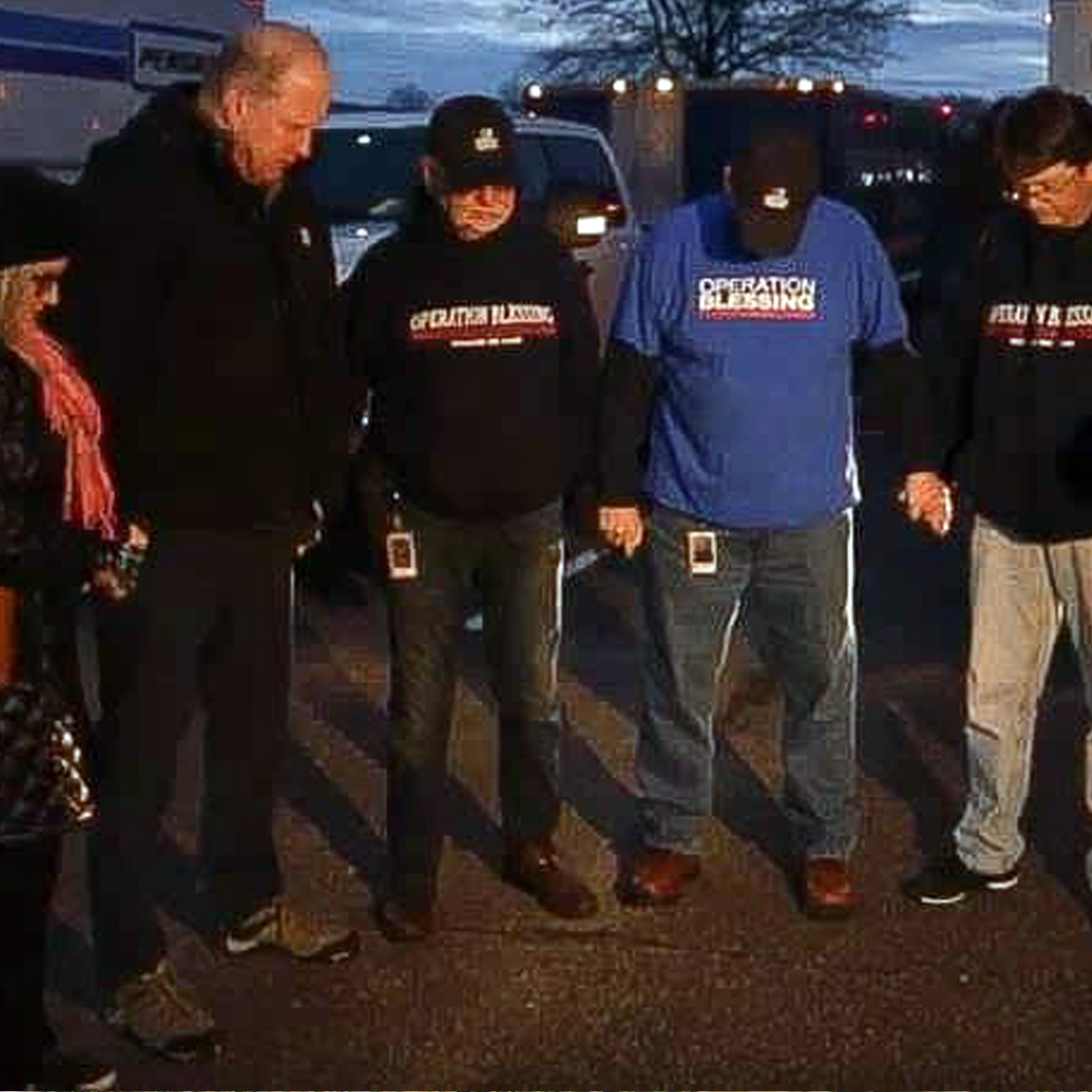 dayton-tornado-prayer-2