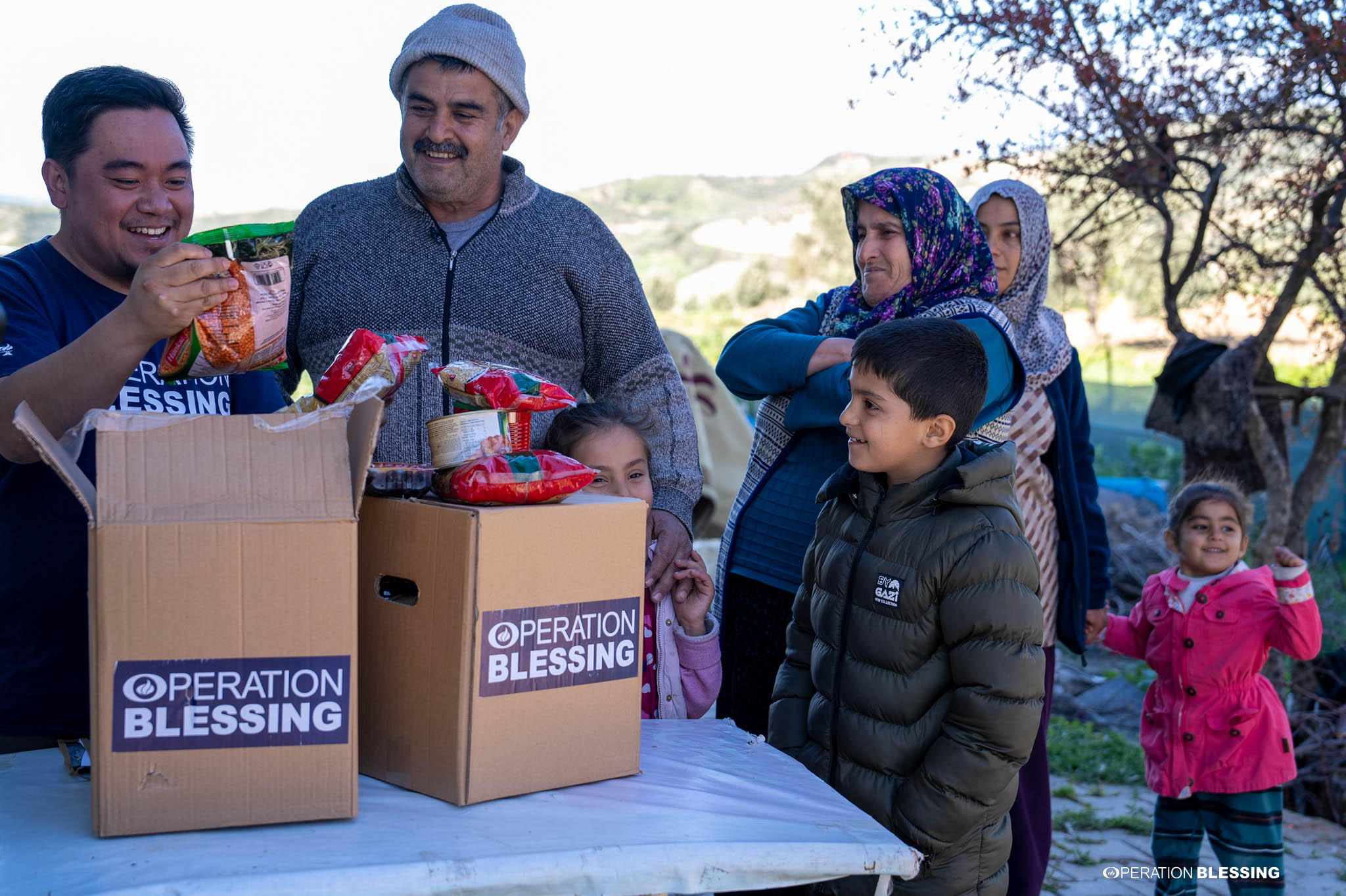 food boxes for earthquake hunger relief