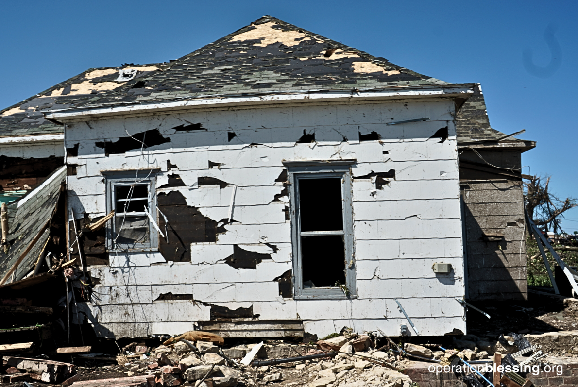 Iowa tornado damage