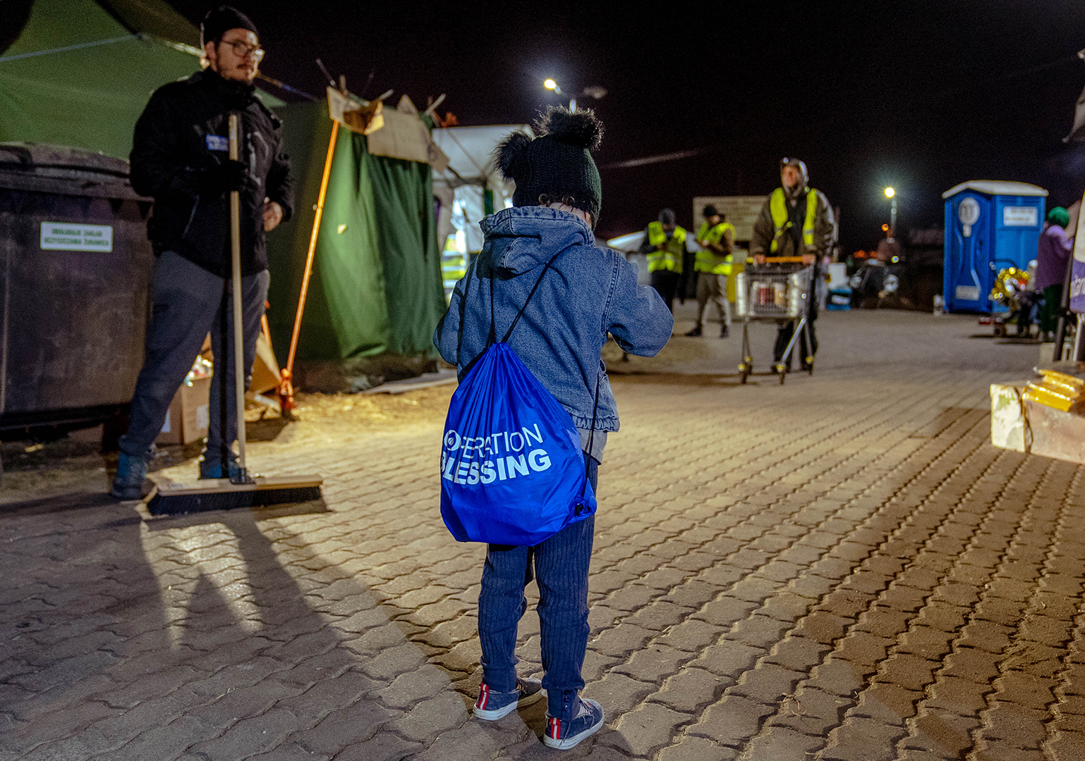 ukrainian-child-with-backpack