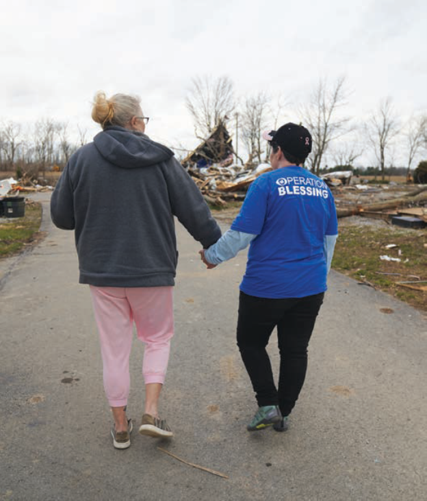 operation-blessing-volunteers-shares-the-love-of-christ-with-disaster-victim