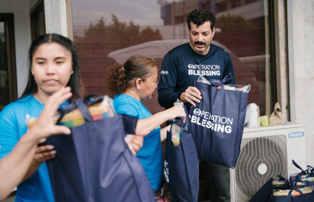 supplies for earthquake survivors in the Philippines
